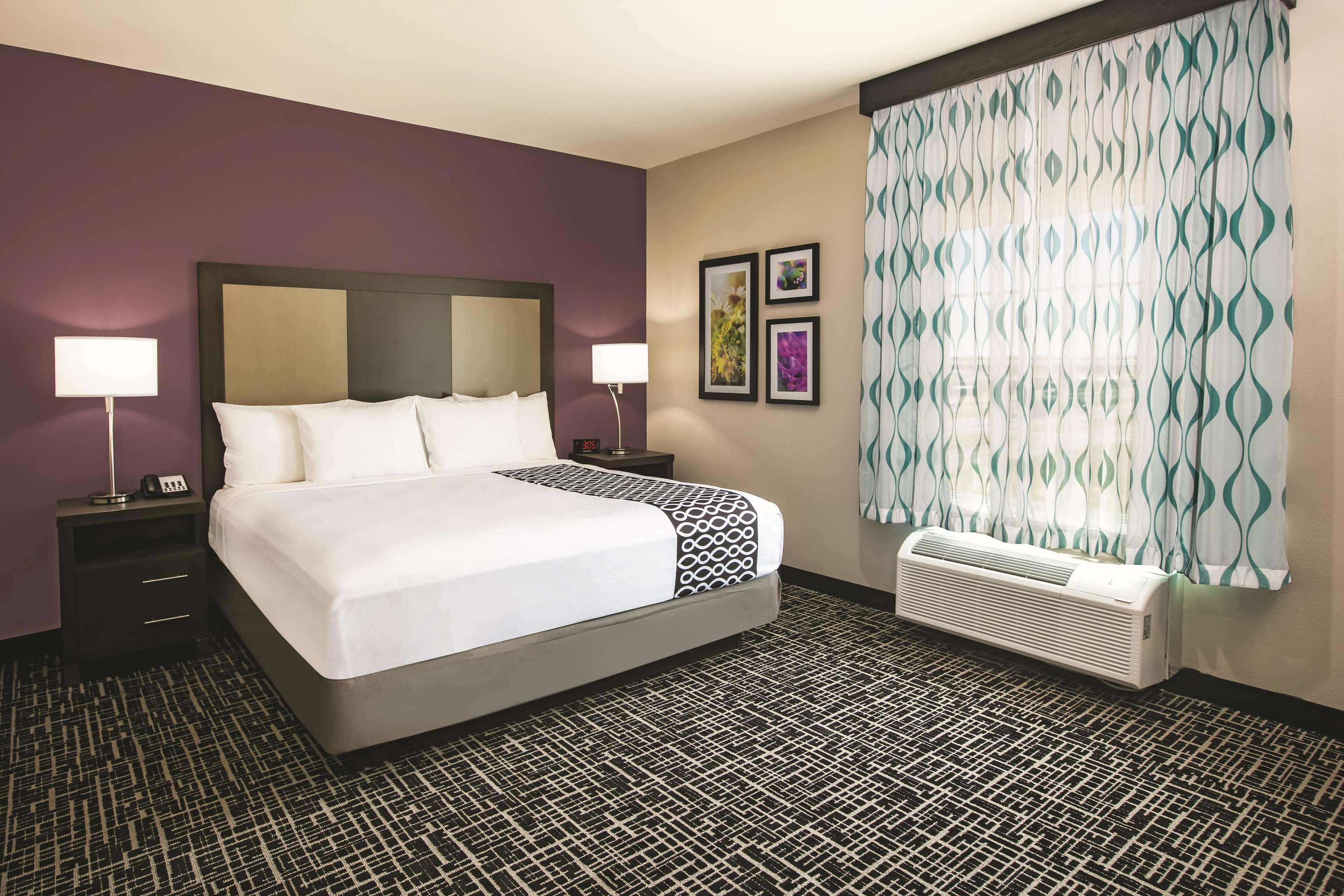La Quinta By Wyndham Colorado City Exterior photo