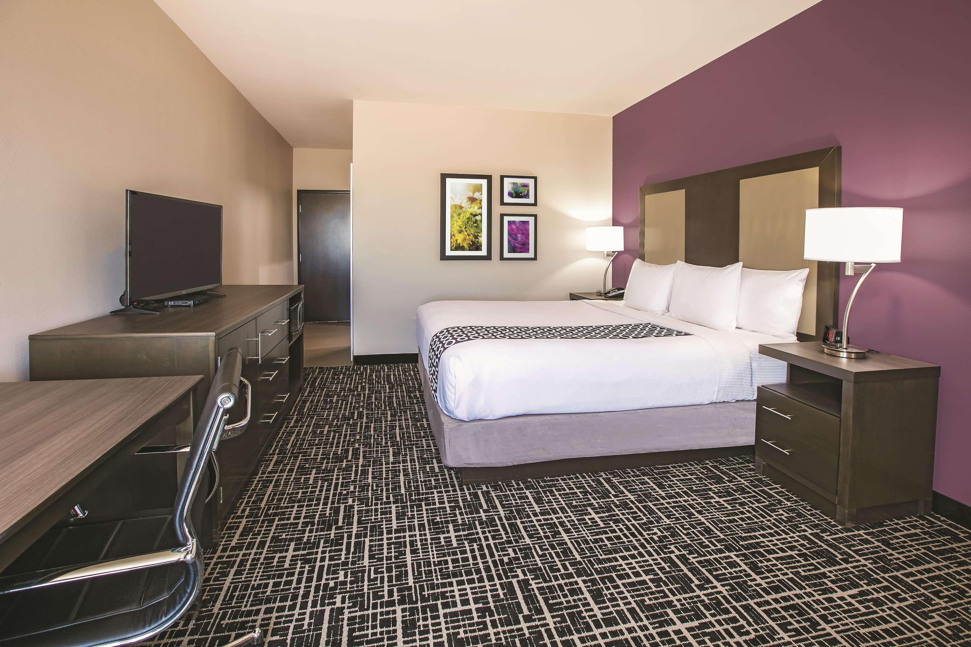 La Quinta By Wyndham Colorado City Exterior photo