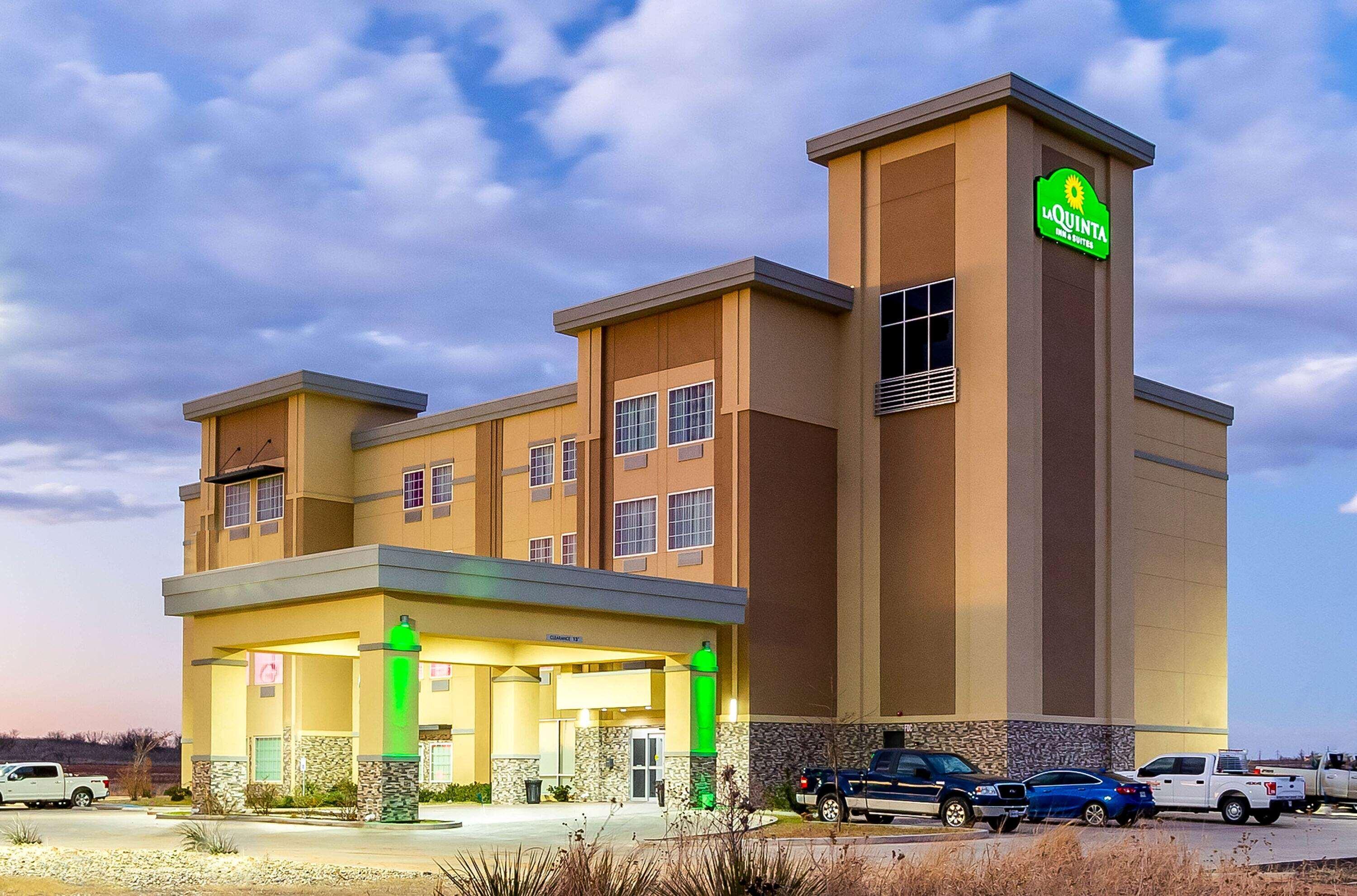La Quinta By Wyndham Colorado City Exterior photo