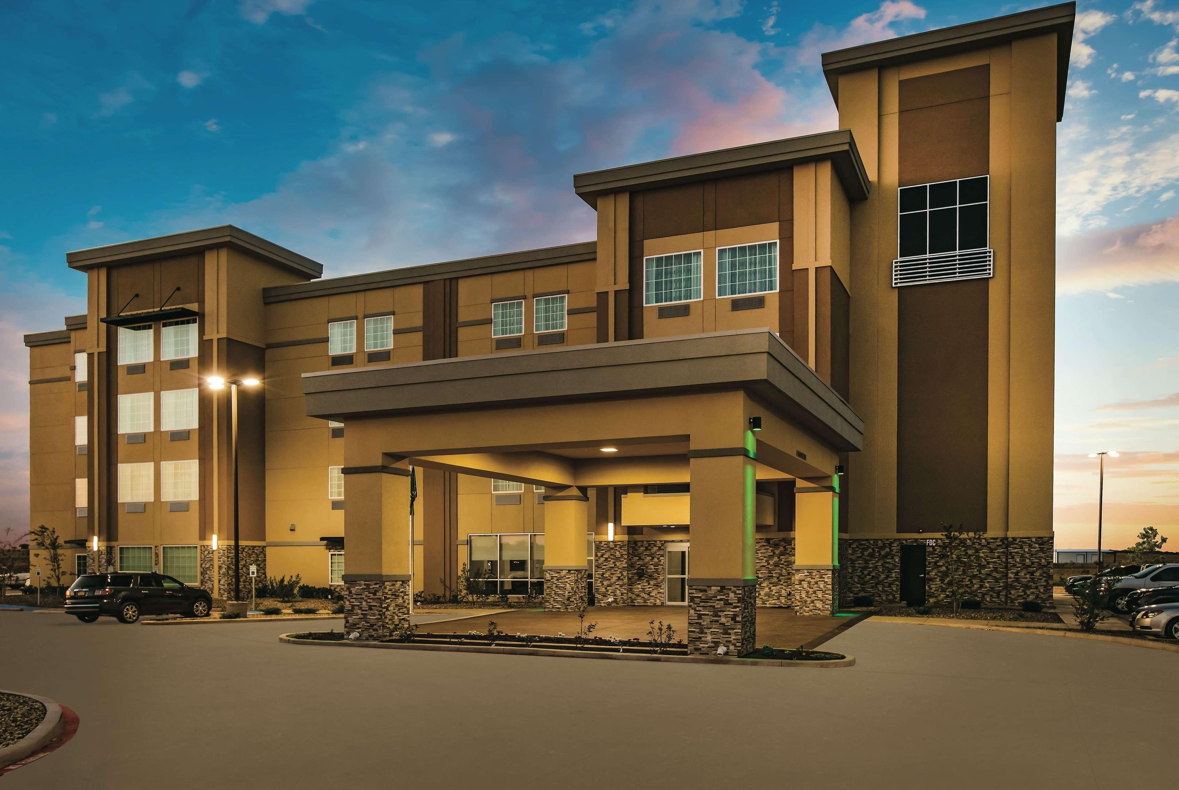 La Quinta By Wyndham Colorado City Exterior photo