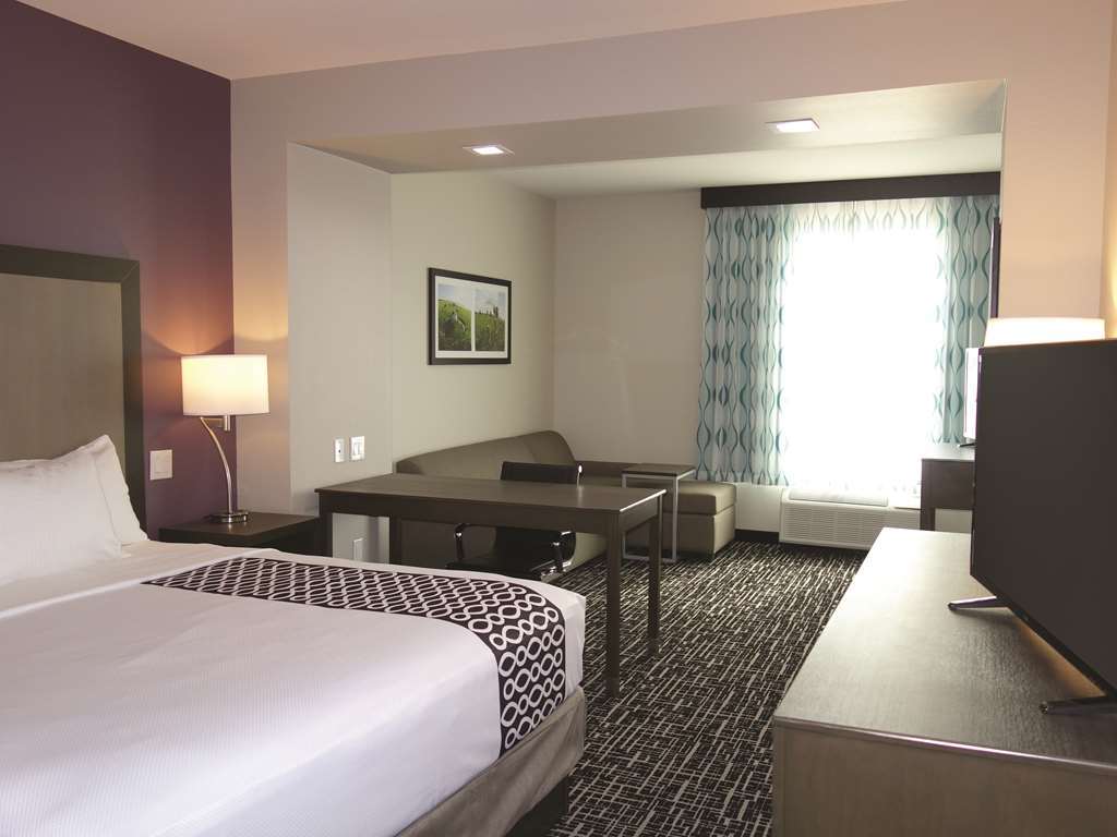 La Quinta By Wyndham Colorado City Room photo